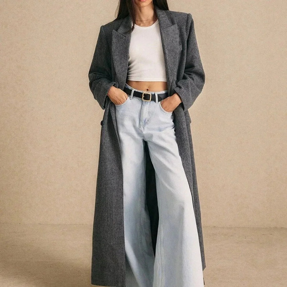 Grey Elegant Women's Extra Long Gray Suit - Picture 2 of 7